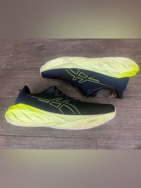 Asics Novablast  4 Men’s running shoes